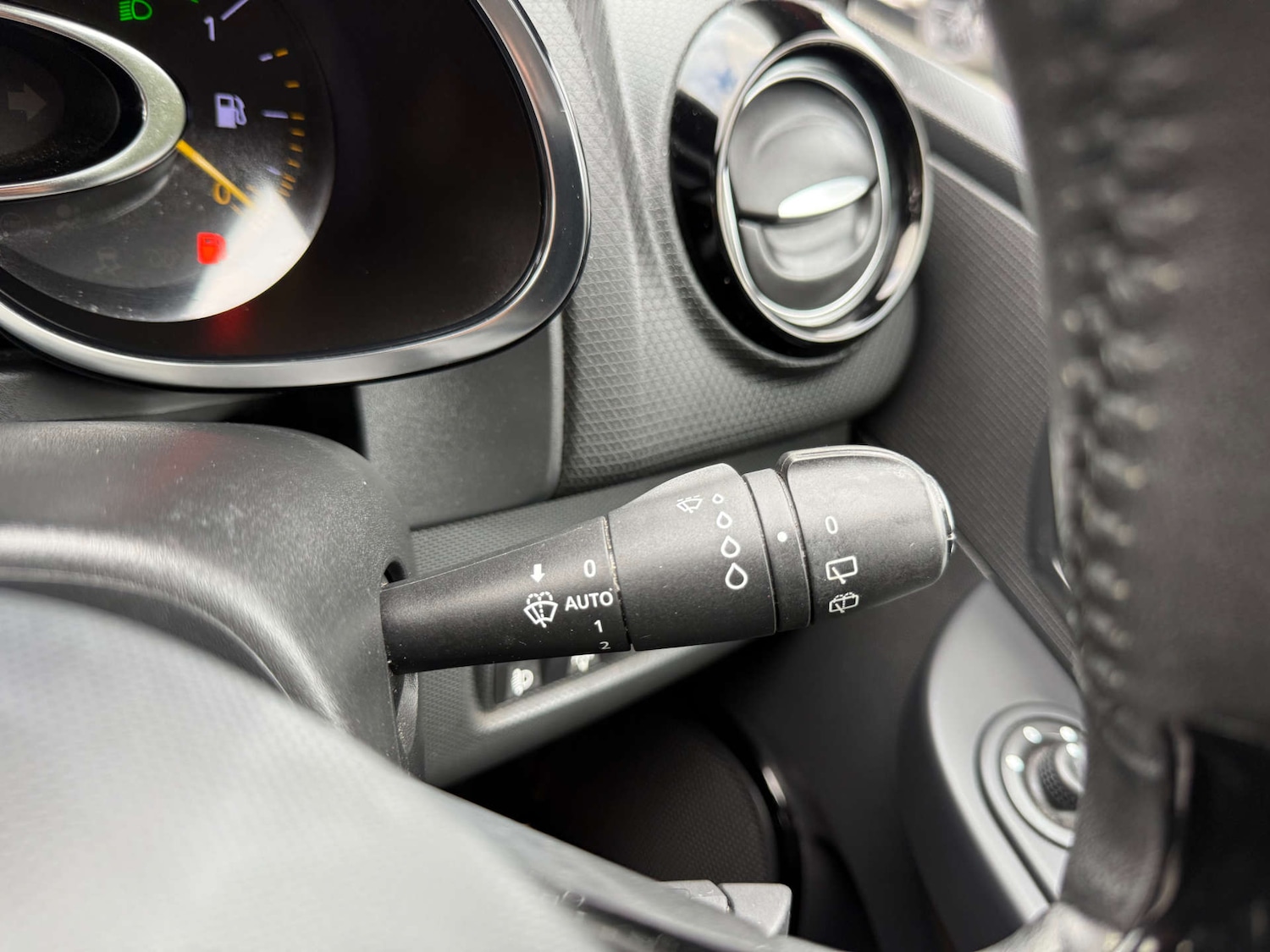 Used Renault Clio 2016 for sale - 76077953: Photo 60