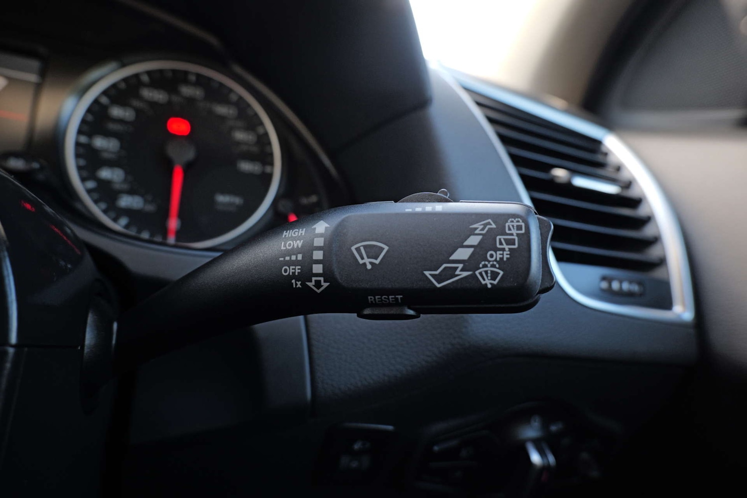 Used Audi Q5 2010 for sale - 76544291: Photo 28