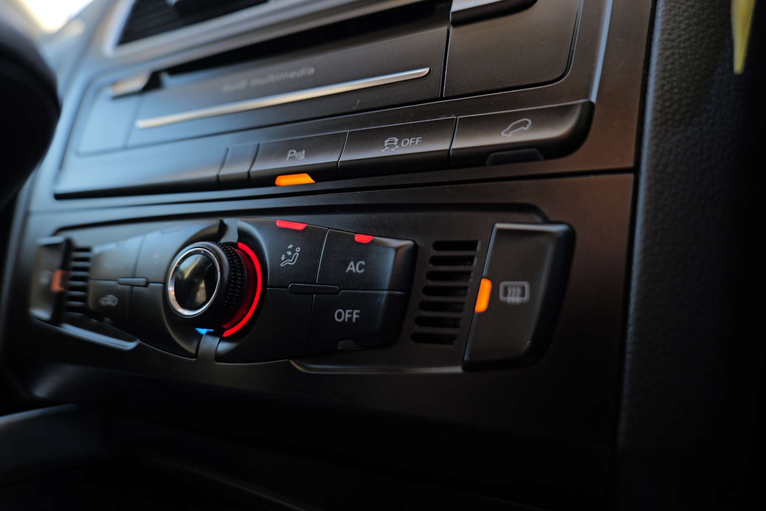 Used Audi Q5 2010 for sale - 76544291: Photo 35