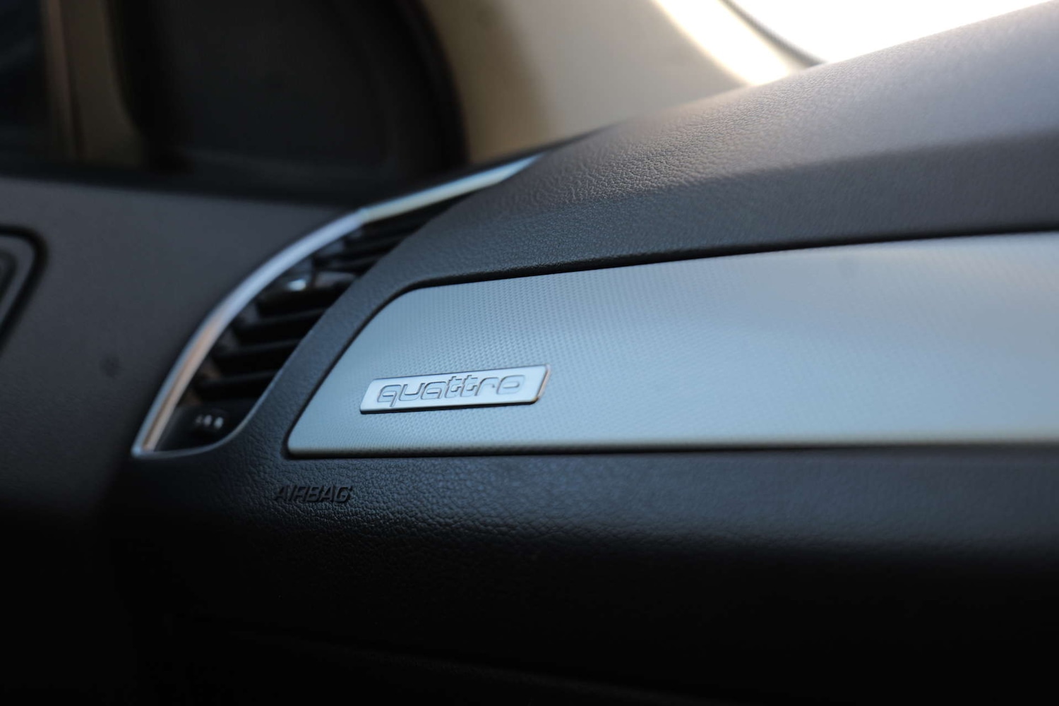 Used Audi Q5 2010 for sale - 76544291: Photo 36