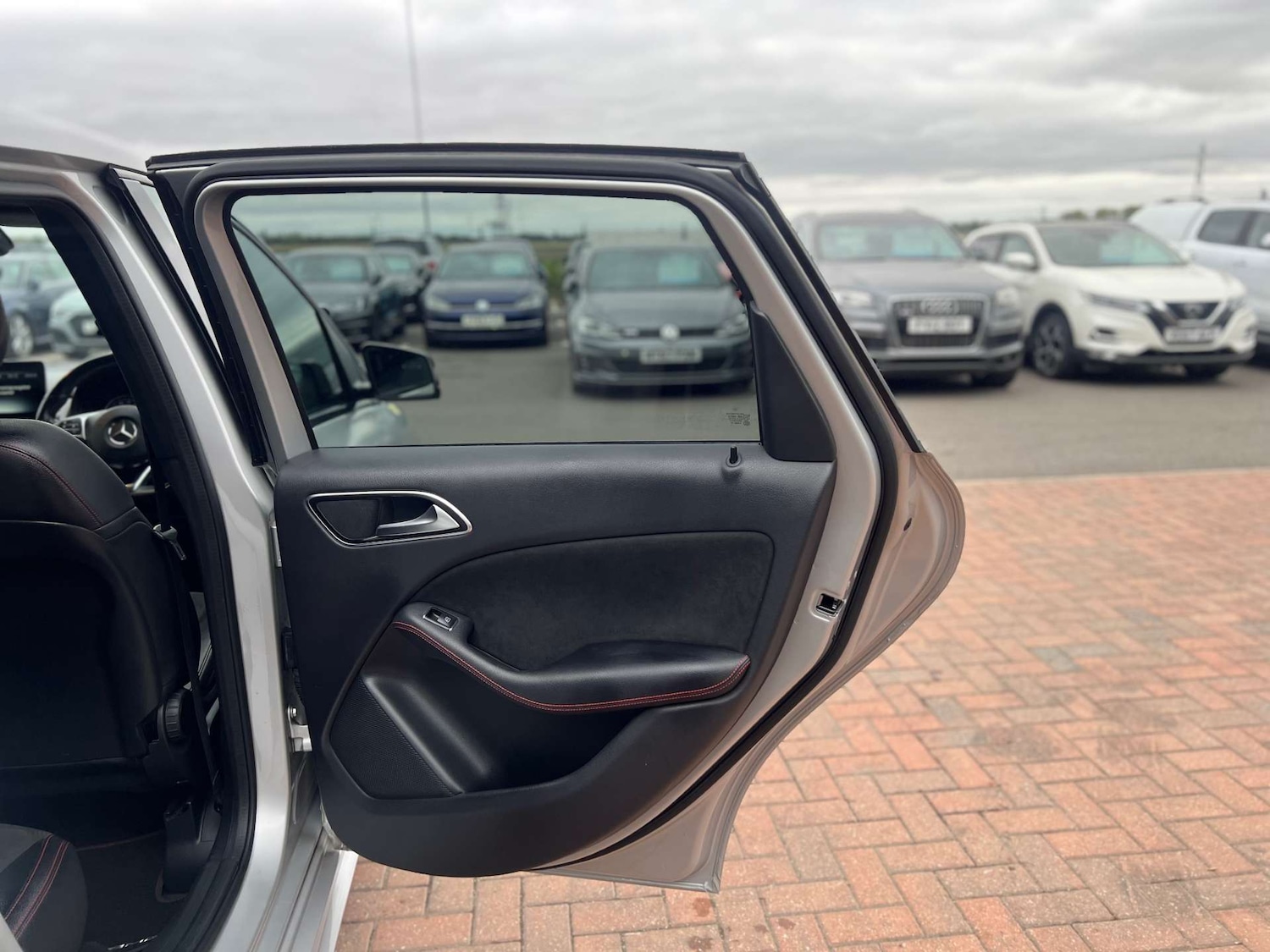 Used Mercedes-Benz B Class 2017 for sale - 76275285: Photo 52