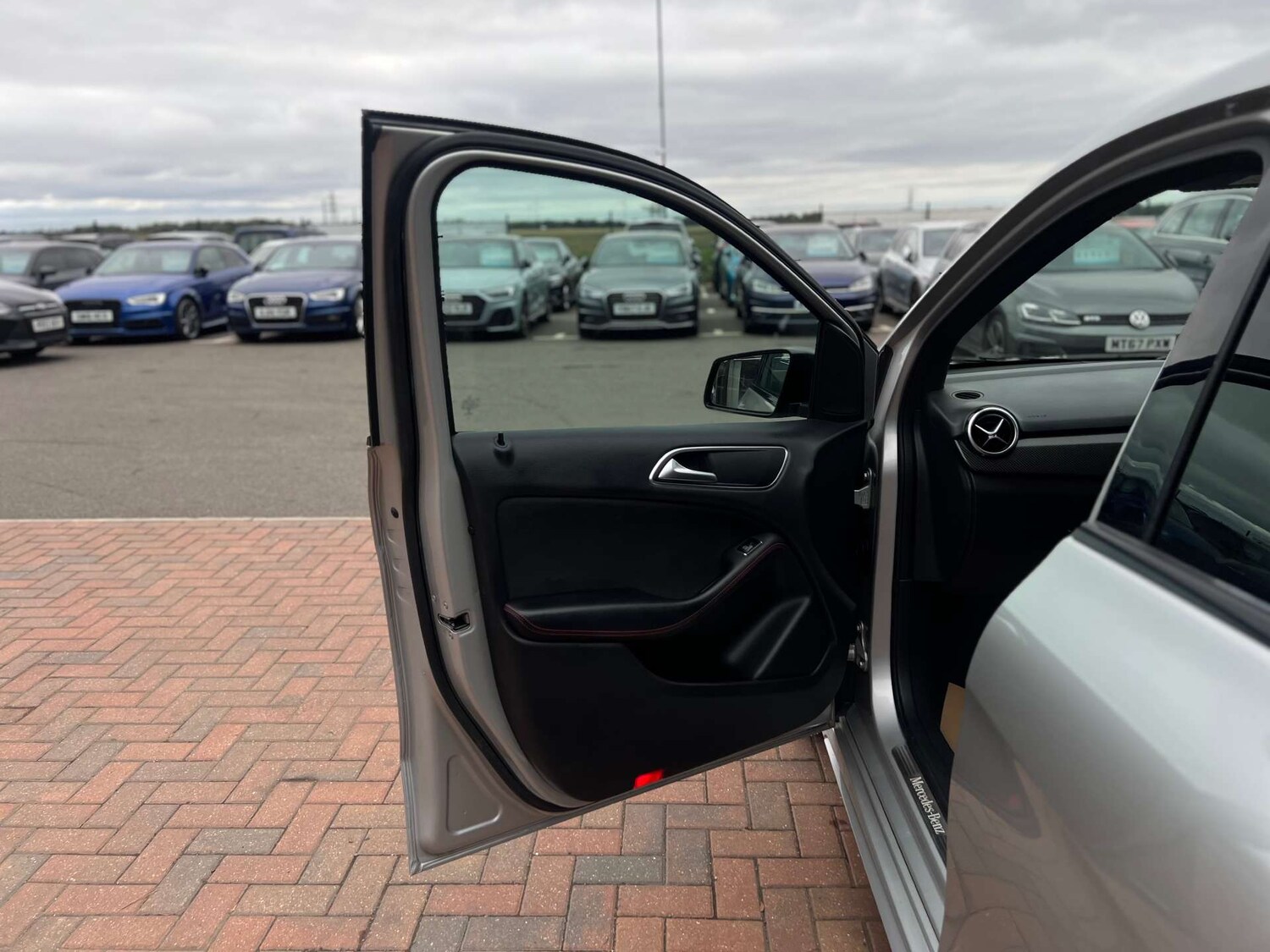 Used Mercedes-Benz B Class 2017 for sale - 76275285: Photo 85