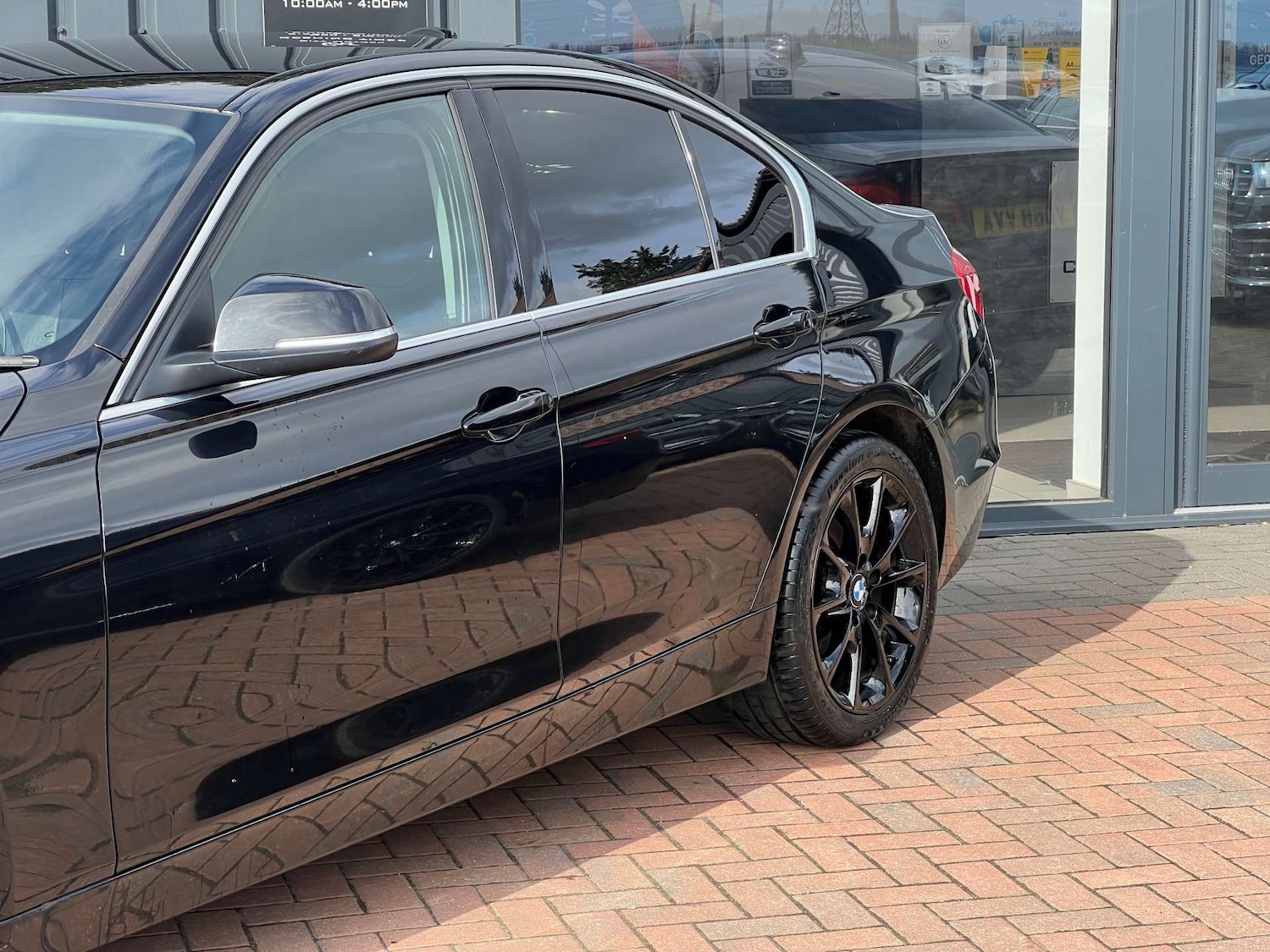 Used BMW 3 Series 2014 for sale - 77681294: Photo 2