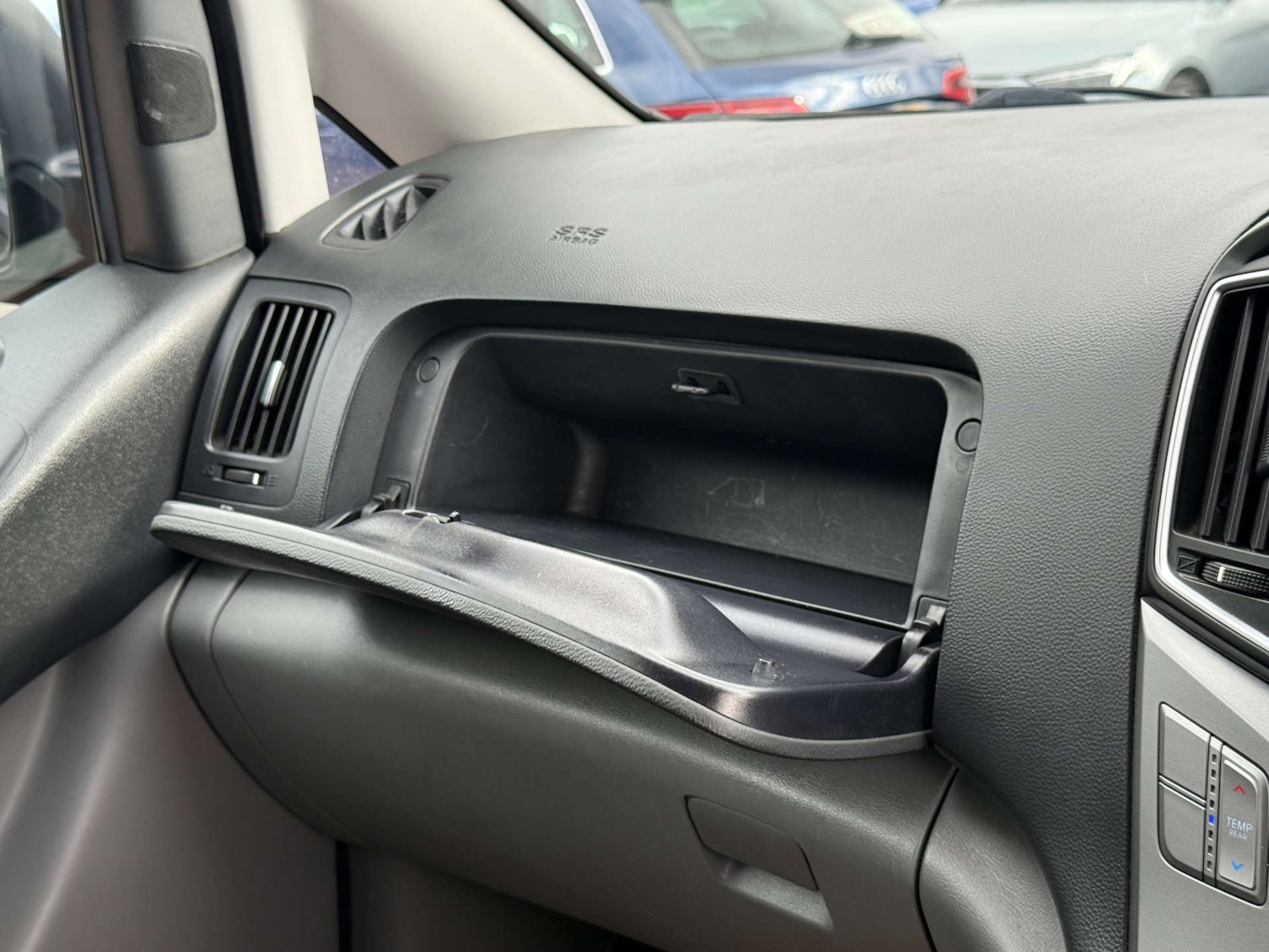 Used Hyundai i800 2016 for sale - 76017055: Photo 35