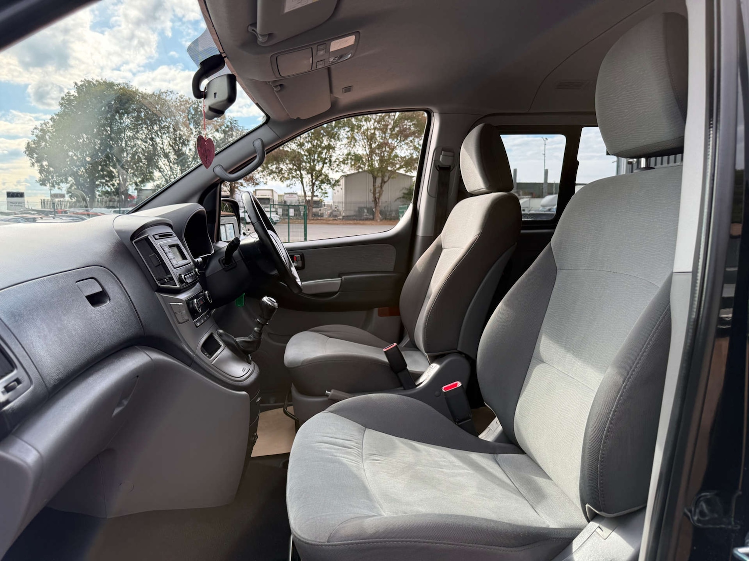 Used Hyundai i800 2016 for sale - 76017055: Photo 48