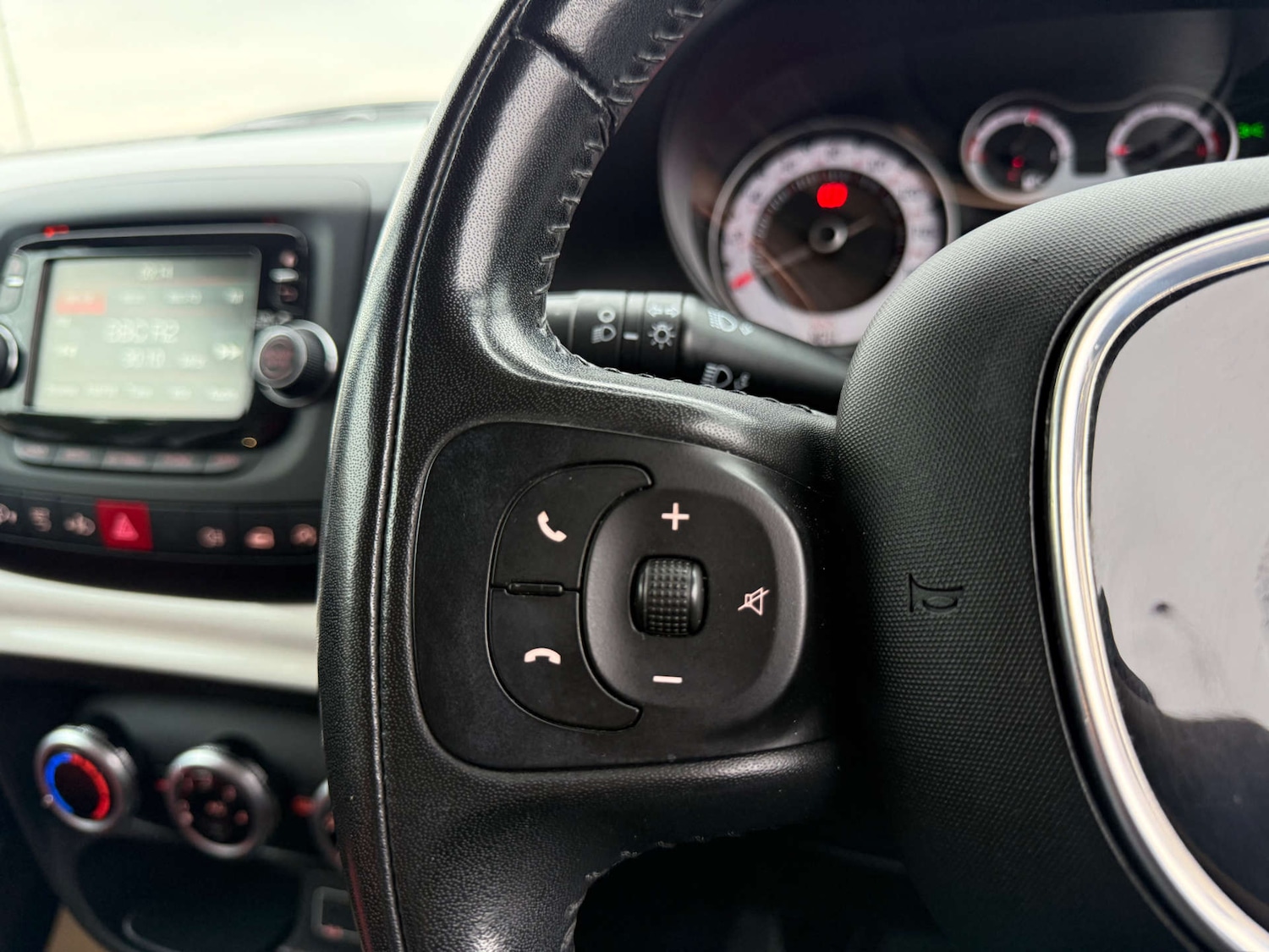 Used Fiat 500L 2017 for sale - 76102732: Photo 50