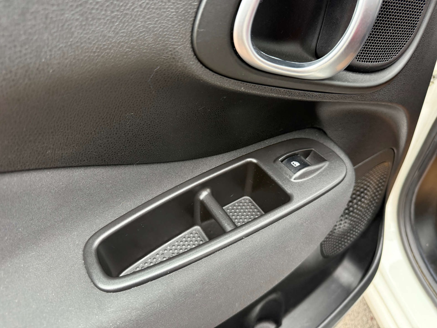 Used Fiat 500L 2017 for sale - 76102732: Photo 69