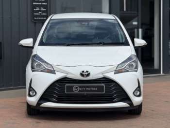 Used Toyota Yaris 2018 for sale - 74707818: Photo