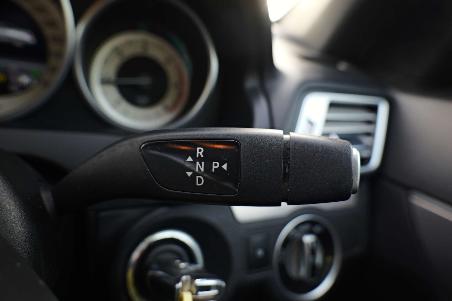 Used Mercedes-Benz E Class 2013 for sale - 76565644: Photo 30