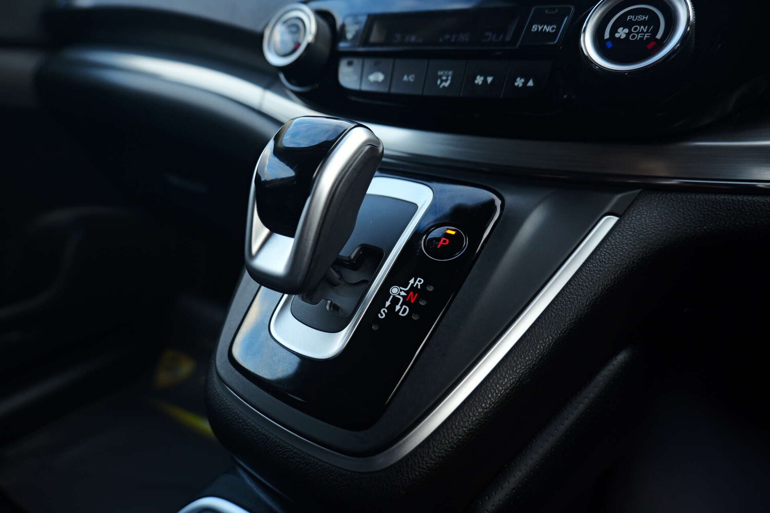 Used Honda CR-V 2015 for sale - 76356034: Photo 38