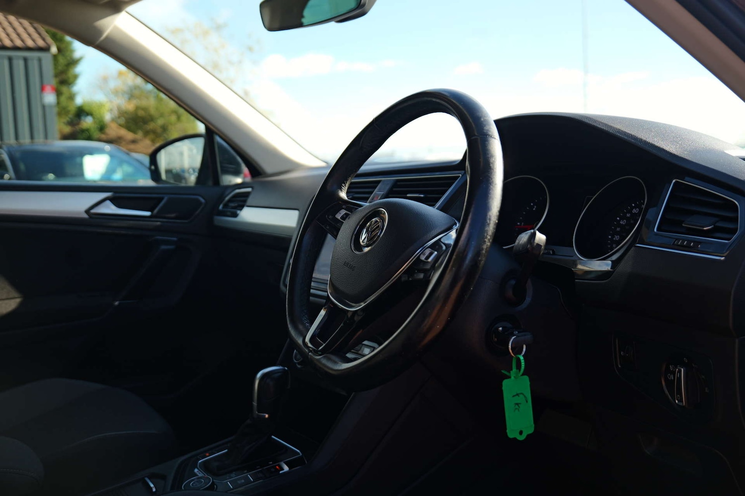 Used Volkswagen Tiguan 2016 for sale - 76367347: Photo 16