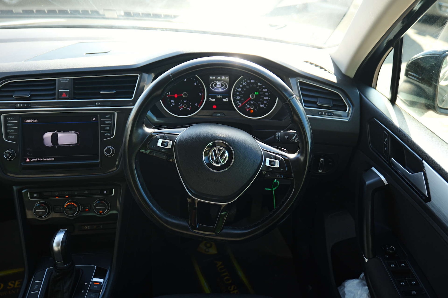 Used Volkswagen Tiguan 2016 for sale - 76367347: Photo 29