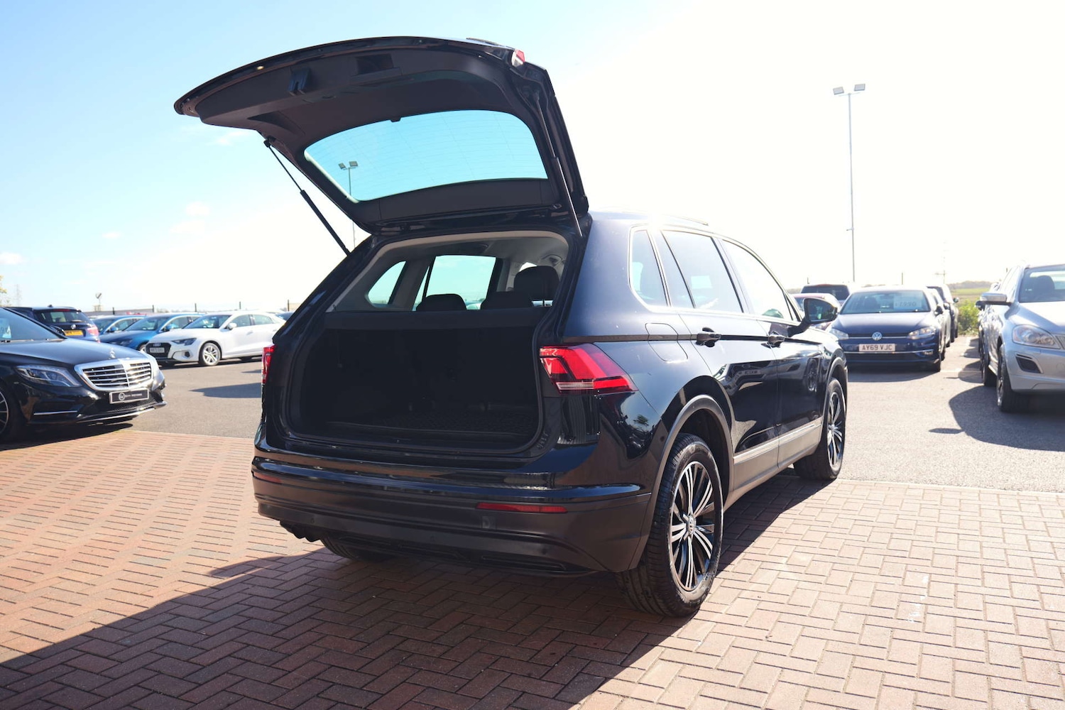 Used Volkswagen Tiguan 2016 for sale - 76367347: Photo 36