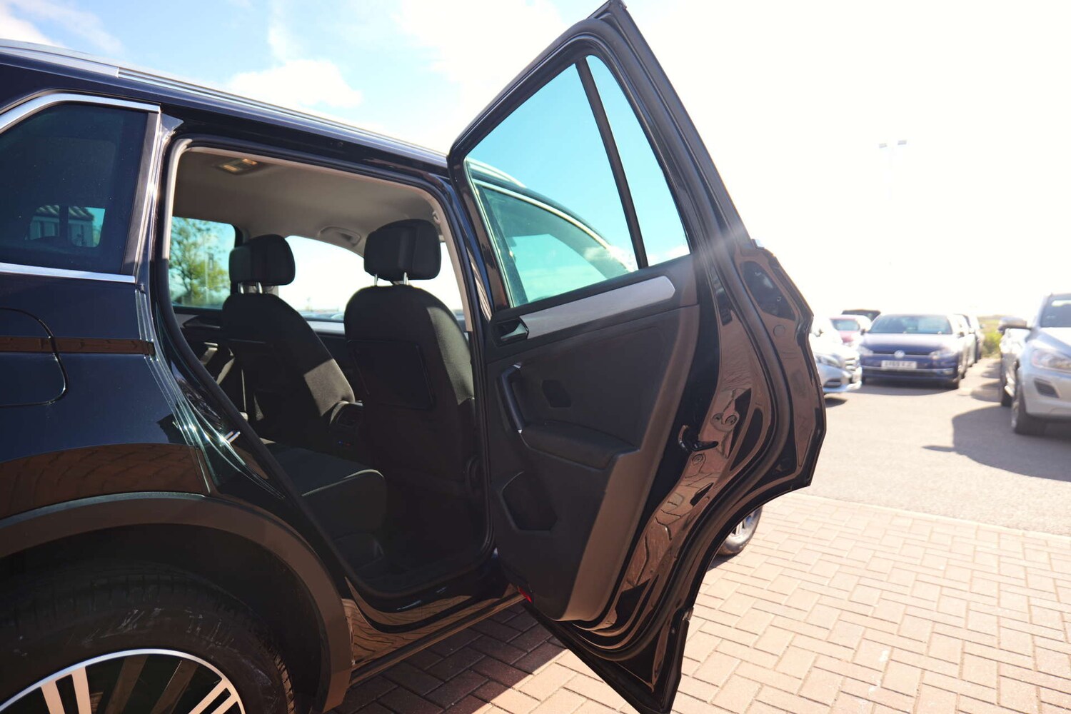 Used Volkswagen Tiguan 2016 for sale - 76367347: Photo 64