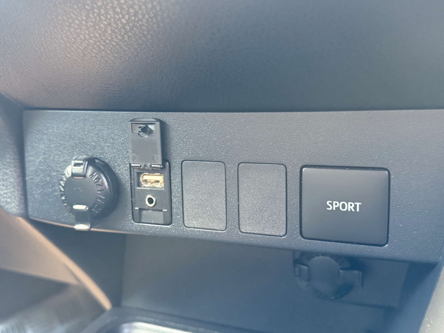 Used Toyota RAV4 2013 for sale - 75920608: Photo 33