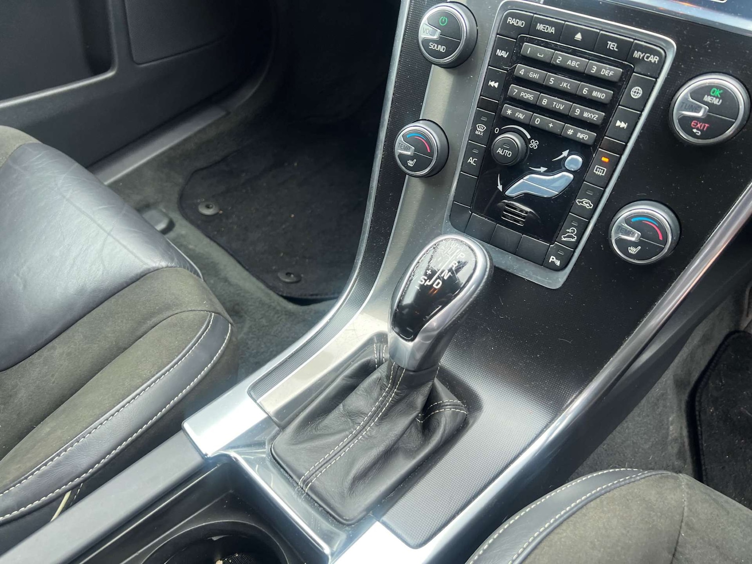 Used Volvo XC60 2013 for sale - 77621911: Photo 5