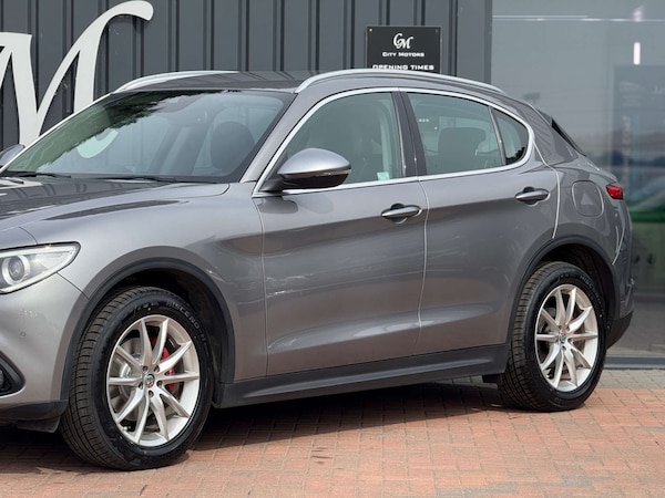 Used Alfa Romeo Stelvio 2018 for sale - 75500235: Photo 2