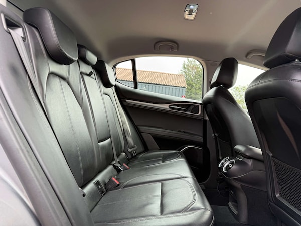 Used Alfa Romeo Stelvio 2018 for sale - 75500235: Photo 45