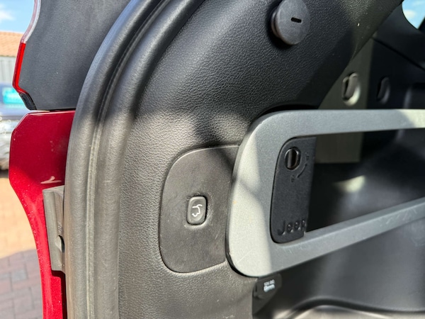 Used Jeep Cherokee 2015 for sale - 75157697: Photo 18