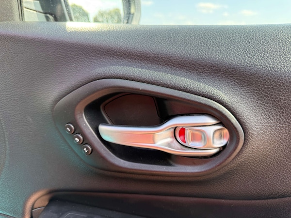 Used Jeep Cherokee 2015 for sale - 75157697: Photo 56