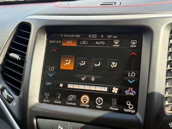 Used Jeep Cherokee 2015 for sale - 75157697: Photo 71