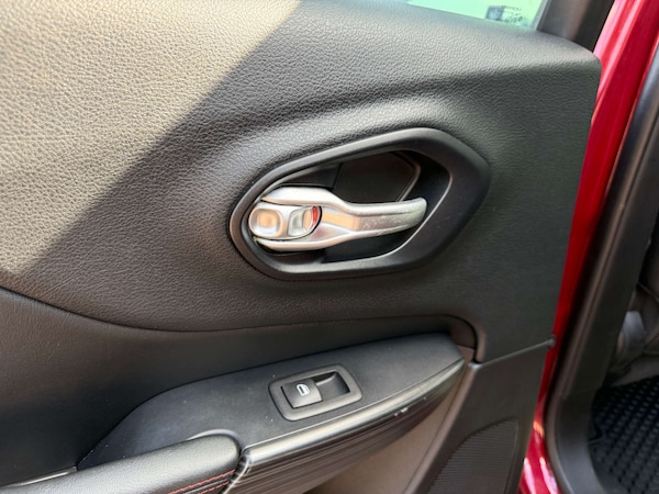 Used Jeep Cherokee 2015 for sale - 75157697: Photo 85