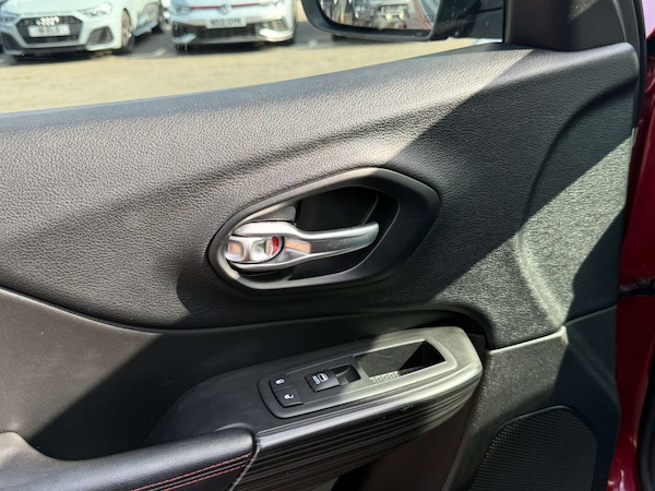 Used Jeep Cherokee 2015 for sale - 75157697: Photo 90