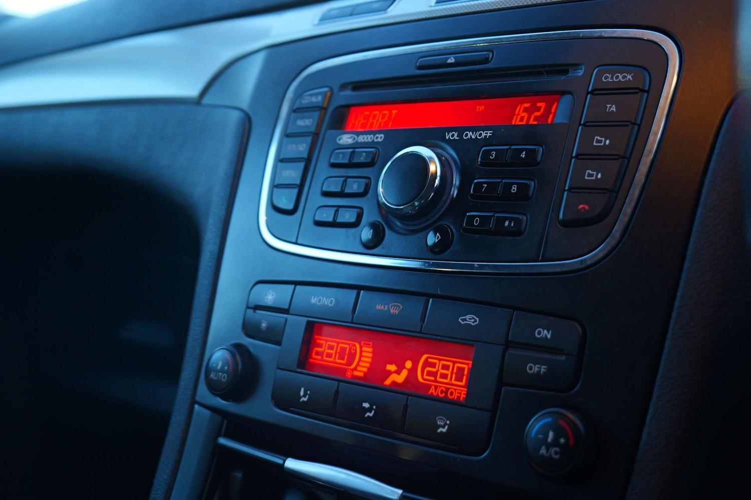 Used Ford S-Max 2012 for sale - 77271552: Photo 24