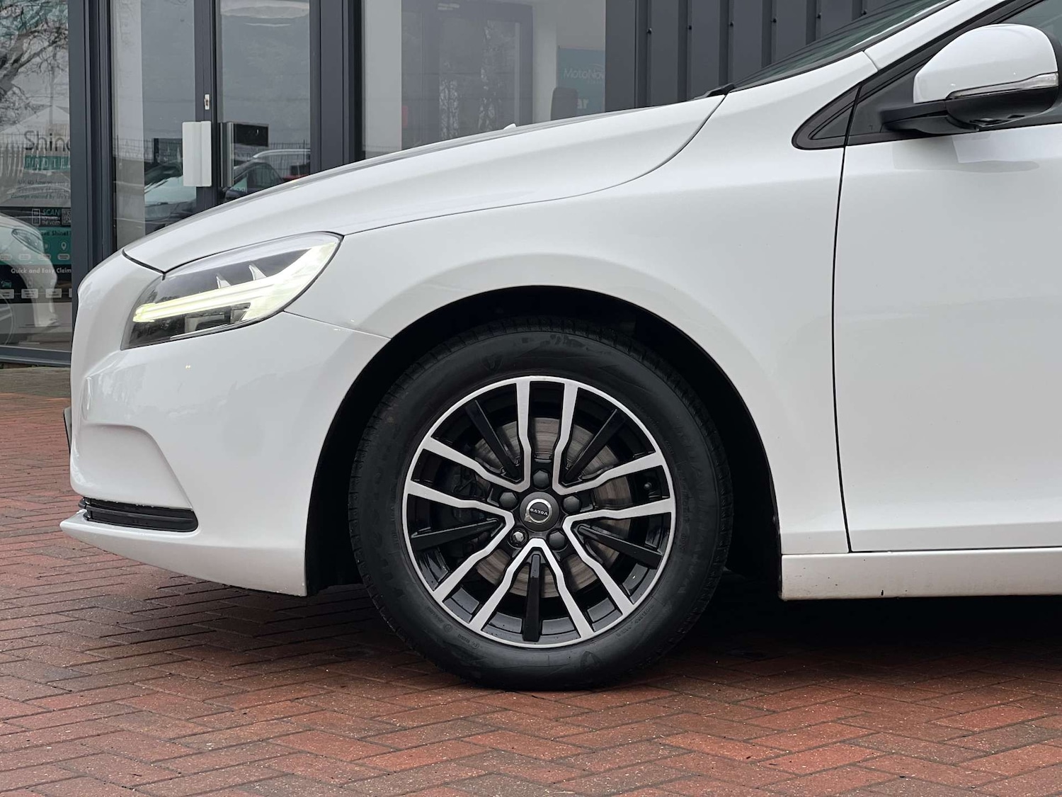 Used Volvo V40 2018 for sale - 77184856: Photo 11