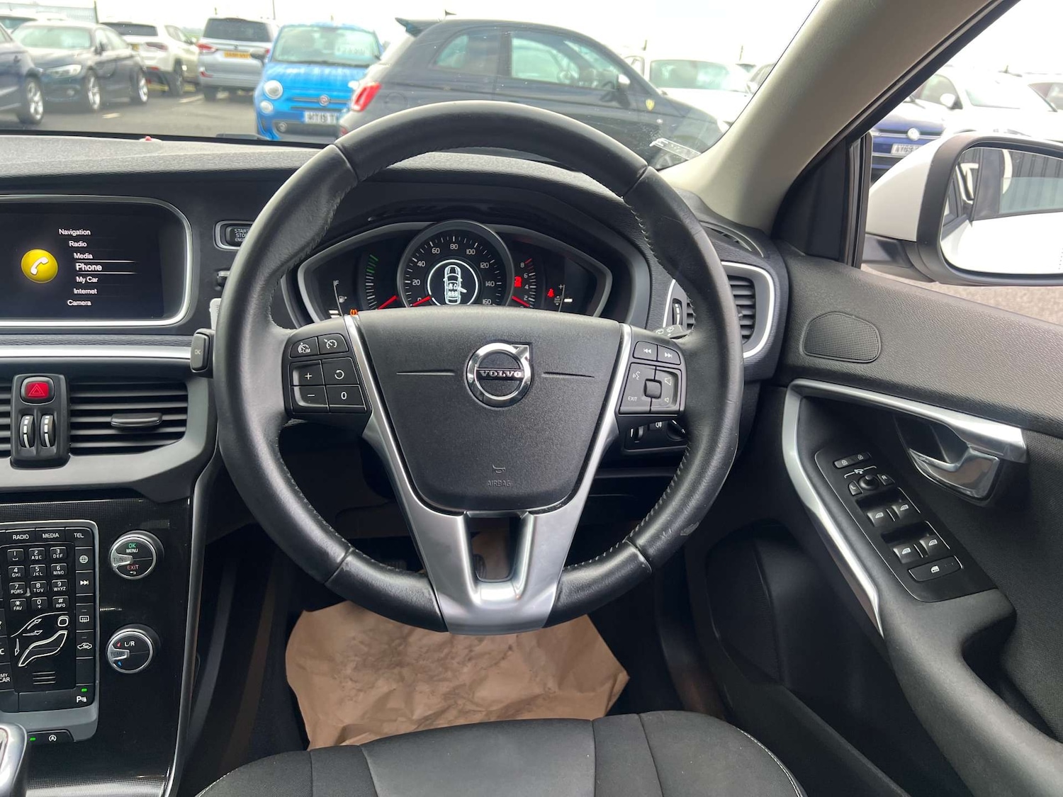 Used Volvo V40 2018 for sale - 77184856: Photo 42