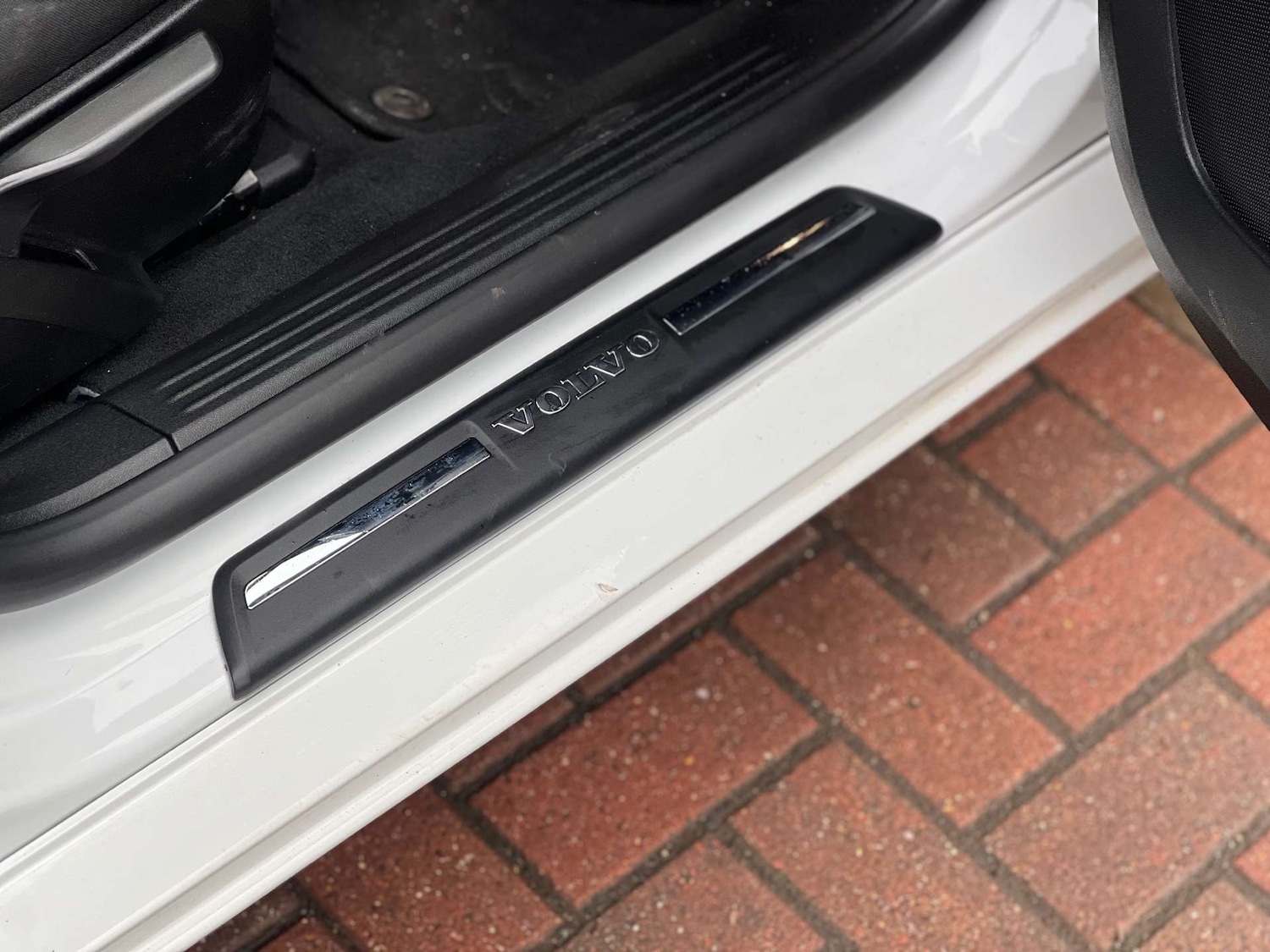 Used Volvo V40 2018 for sale - 77184856: Photo 44