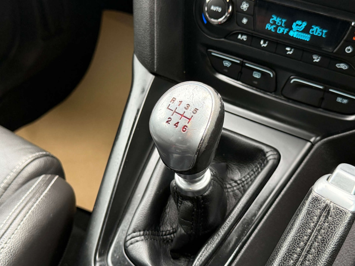 Used Ford Focus 2012 for sale - 76037430: Photo 36