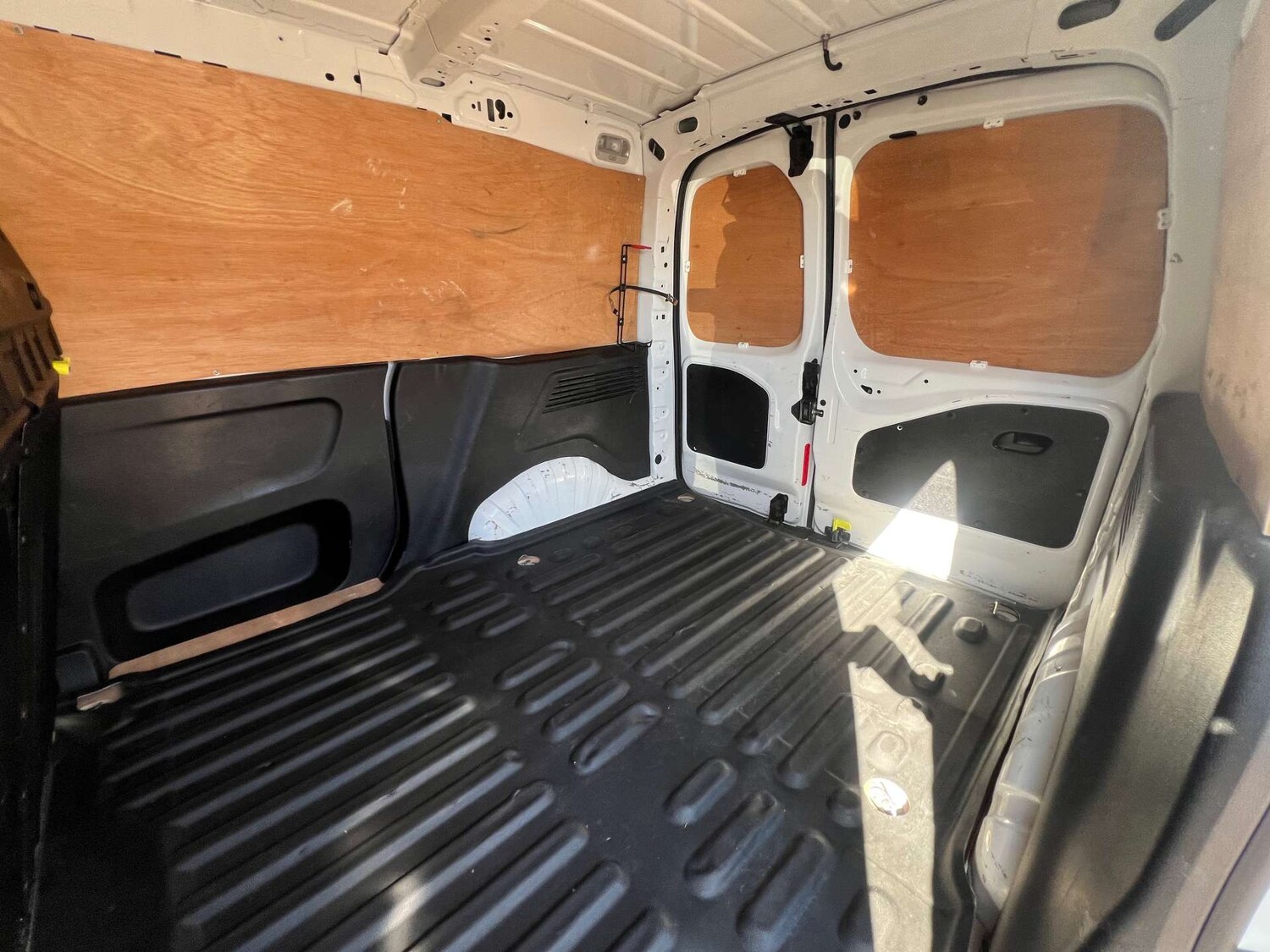 Used Peugeot Partner 2021 for sale - 78027764: Photo 32