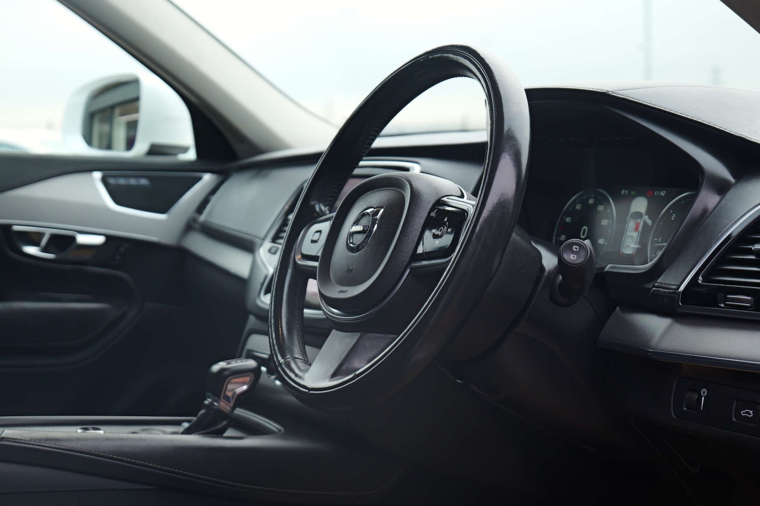 Used Volvo XC90 2015 for sale - 77247854: Photo 25