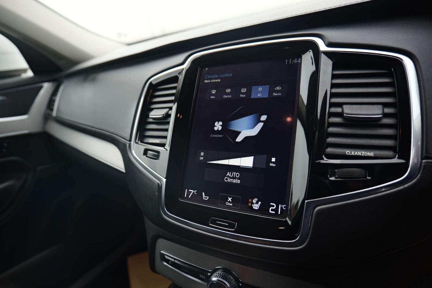 Used Volvo XC90 2015 for sale - 77247854: Photo 31