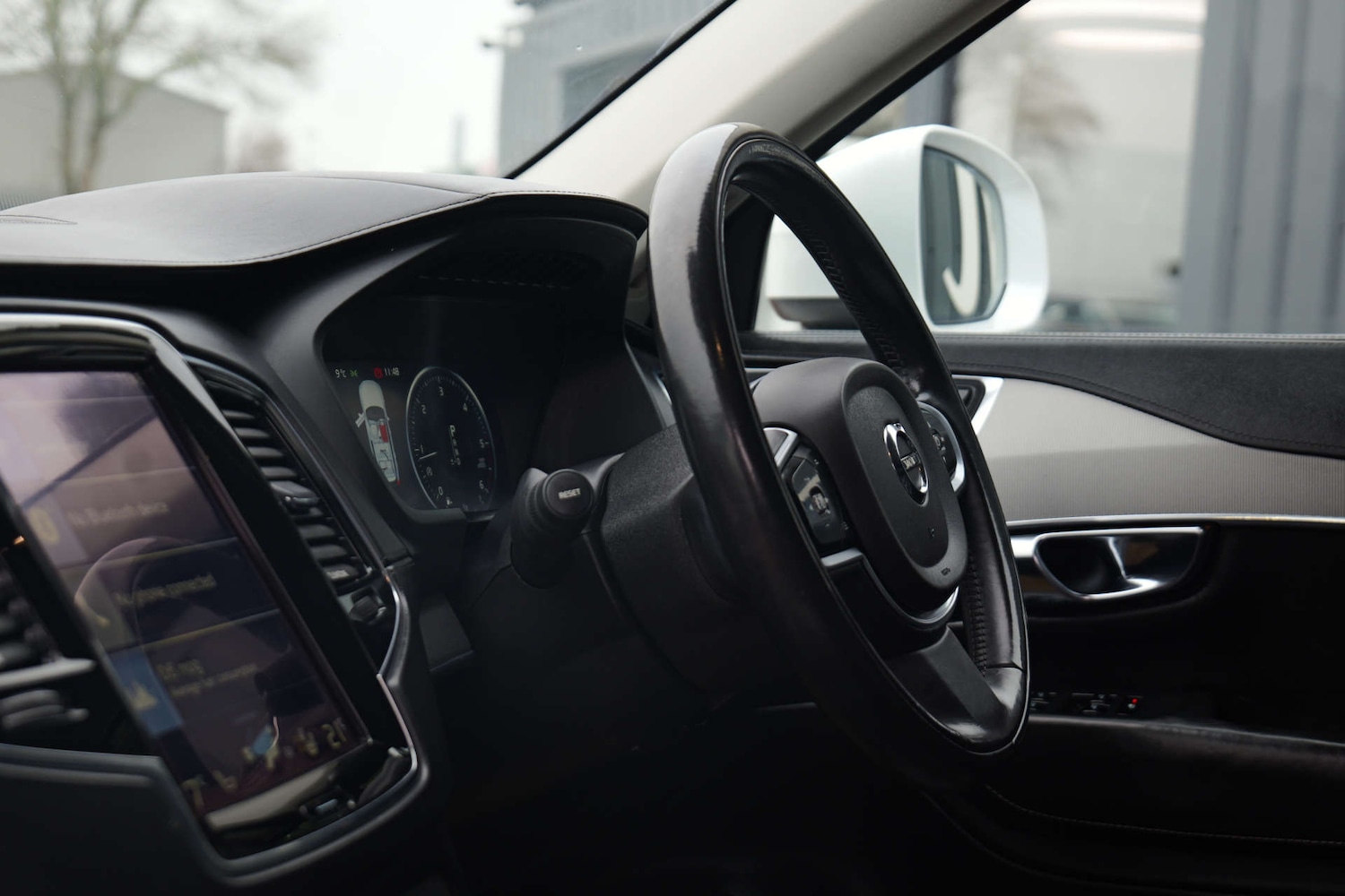 Used Volvo XC90 2015 for sale - 77247854: Photo 50