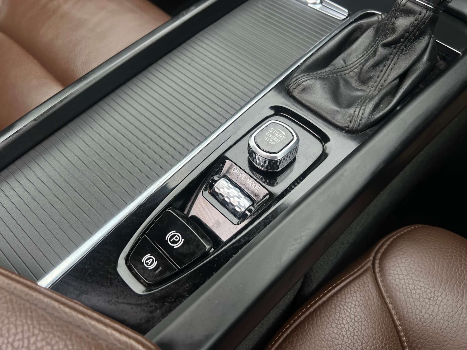 Used Volvo XC60 2018 for sale - 77276676: Photo 25