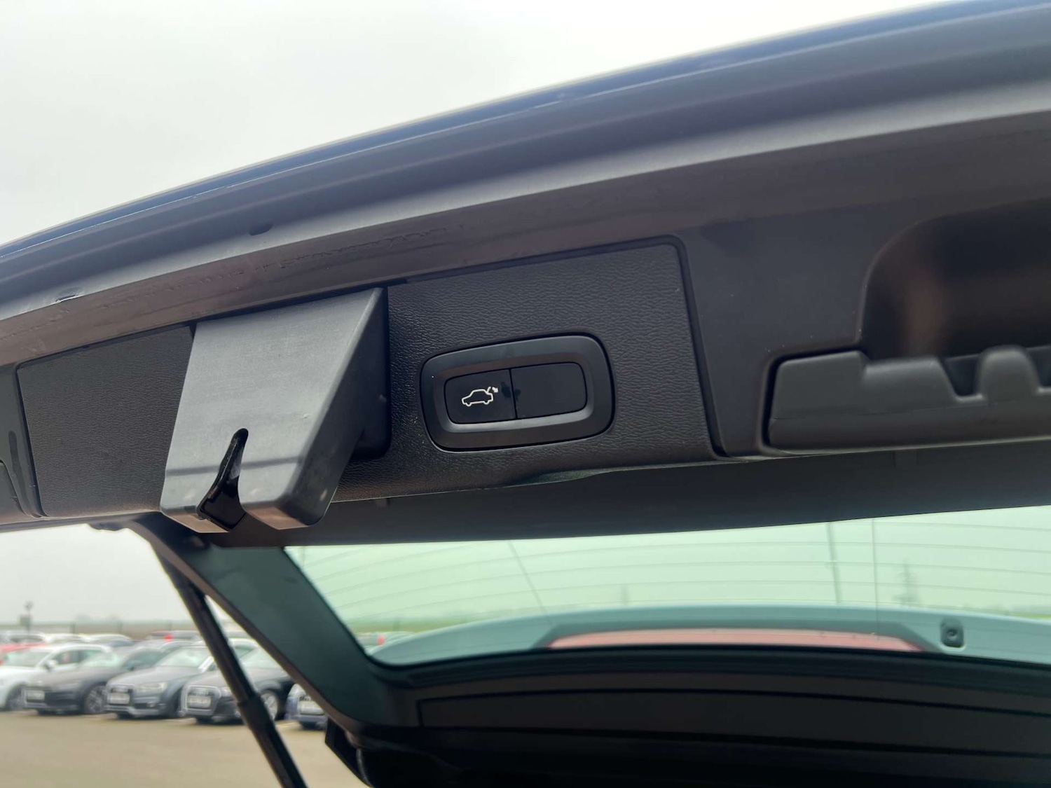 Used Volvo XC60 2018 for sale - 77276676: Photo 62