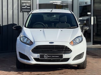 Used Ford Fiesta 2015 for sale - 73861900: Photo