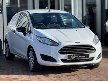 Used Ford Fiesta 2015 for sale - 73861900: Photo