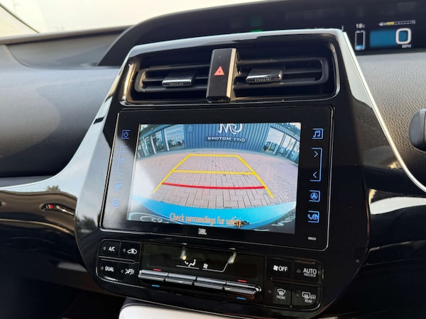 Used Toyota Prius 2018 for sale - 76278063: Photo 11