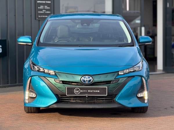 Used Toyota Prius 2018 for sale - 76278063: Photo 2