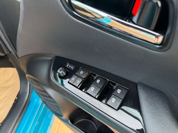 Used Toyota Prius 2018 for sale - 76278063: Photo 41