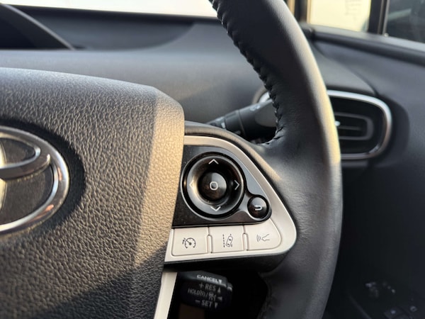 Used Toyota Prius 2018 for sale - 76278063: Photo 53