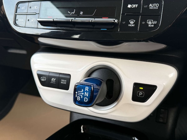 Used Toyota Prius 2018 for sale - 76278063: Photo 58