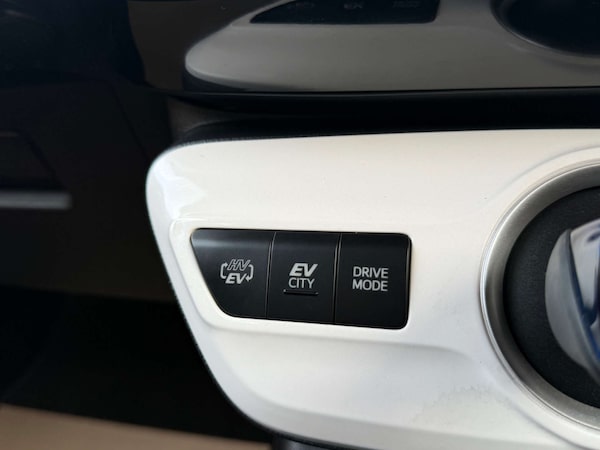 Used Toyota Prius 2018 for sale - 76278063: Photo 61