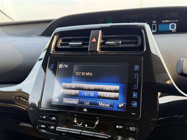 Used Toyota Prius 2018 for sale - 76278063: Photo 63