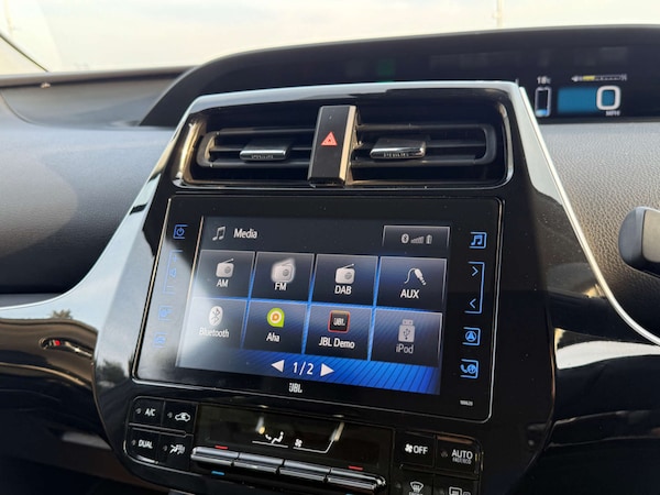 Used Toyota Prius 2018 for sale - 76278063: Photo 64