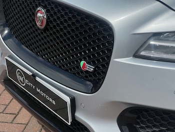 Used Jaguar F-Pace 2017 for sale - 78941447: Photo