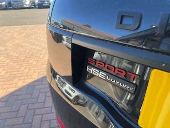 Used Land Rover Discovery Sport 2015 for sale - 78358920: Photo